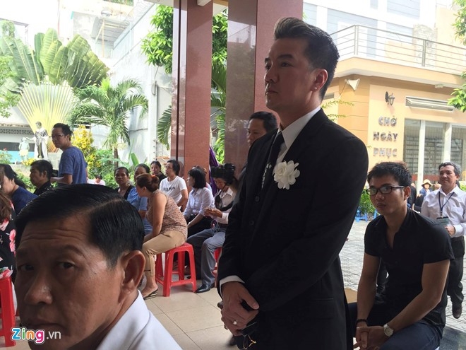 Dam Vinh Hung den dua tien Minh Thuan hinh anh 14