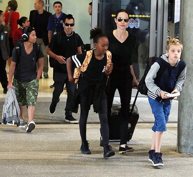 Angelina Jolie don do, mang con den Malibu hinh anh 2