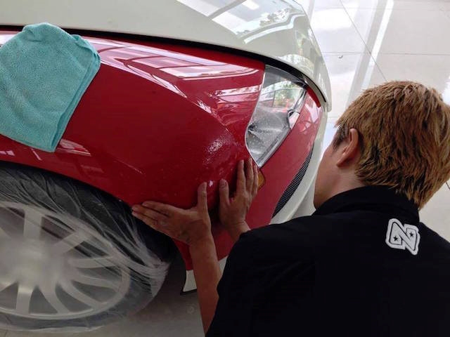 Chuyên gia Nhật “tút” lại Bugatti Veyron của Minh “nhựa” trước khi bán - ảnh 2