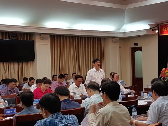 Thứ trưởng Bộ Y tế Nguyễn Thanh Long nói về kết quả nghiên cứu, đánh giá mức độ an toàn của hải sản miền Trung (Ảnh: T.A)