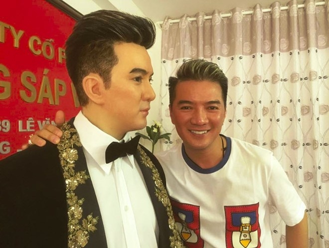 Dam Vinh Hung khoe tuong sap giong het nguoi that hinh anh 2