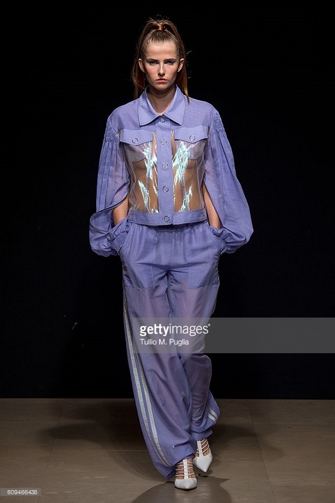 Do Ha dien show mo man Milan Fashion Week hinh anh 8