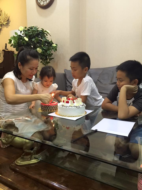  Vợ đại gia kim cương khoe ảnh sinh nhật con gái út. 