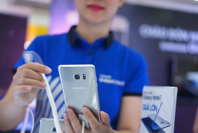 Di dong cao cap tai VN: Doi thu tu don duong cho iPhone hinh anh 2