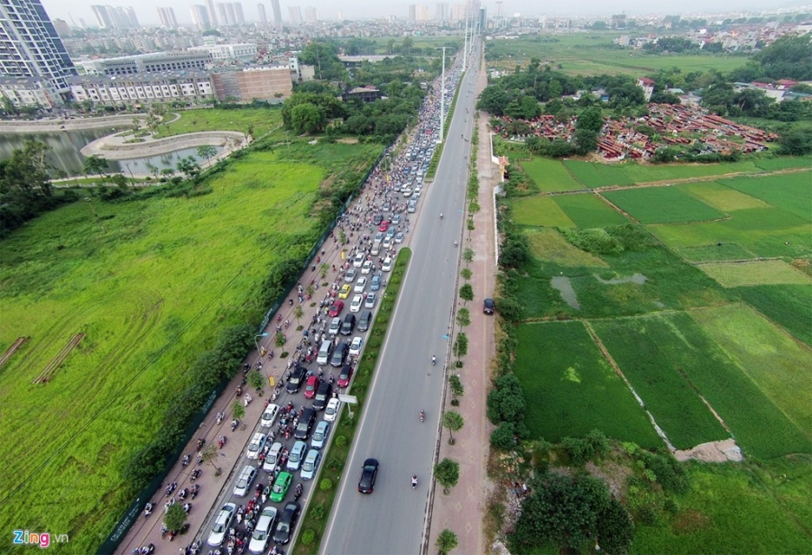 Di tim thu pham gay un tac giao thong o Ha Noi hinh anh 3