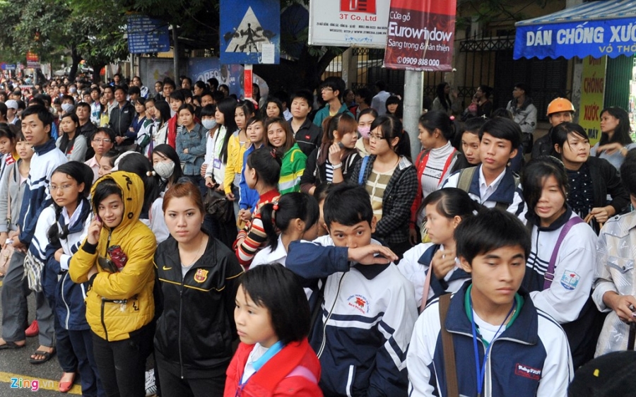 Di tim thu pham gay un tac giao thong o Ha Noi hinh anh 5