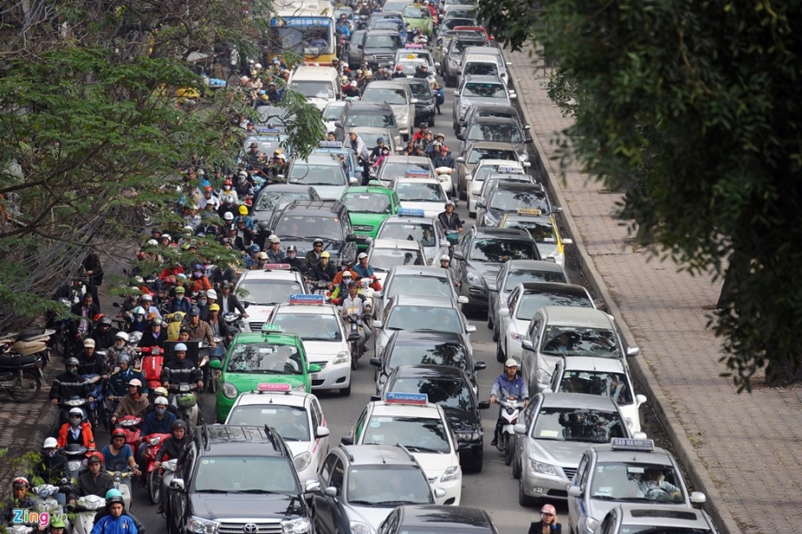 Di tim thu pham gay un tac giao thong o Ha Noi hinh anh 7
