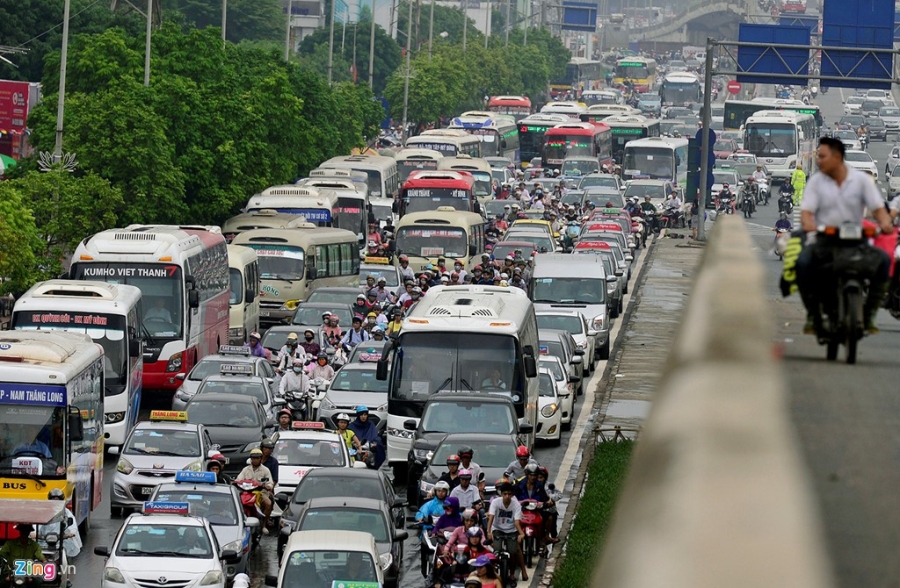 Di tim thu pham gay un tac giao thong o Ha Noi hinh anh 8
