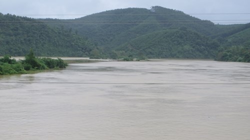 Hà Tĩnh: Lũ dâng cao, nhiều địa phương bị cô lập - ảnh 3