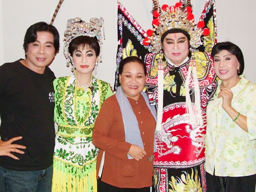 Vua cải lương Hồ Quảng. ÔNG lập ban cải lương Hồ Quảng Khánh Hồng - Minh Tơ hát hàng tuần vào ngày thứ tư trên Đài truyền hình Sài Gòn. Những vở : Phạm Lãi-Tây Thi, Võ Tòng sát tẩu được khán giả yêu thích