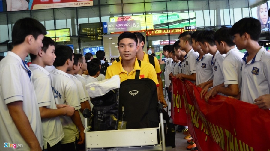 Xe sang don bau Tu tro ve cung tuyen futsal Viet Nam hinh anh 2