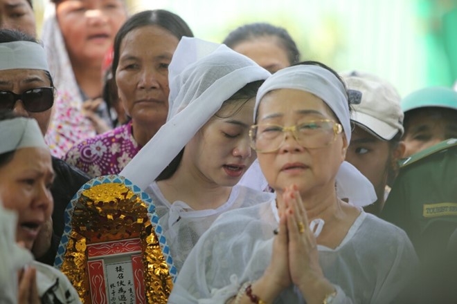 Que Tran khoc nuc no trong le an tang NSND Thanh Tong hinh anh 25