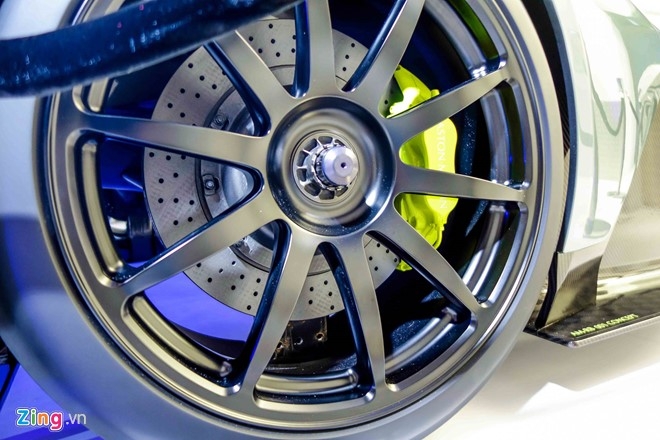 Chi tiet Aston Martin 3,2 trieu USD moi ra mat tai Singapore hinh anh 11
