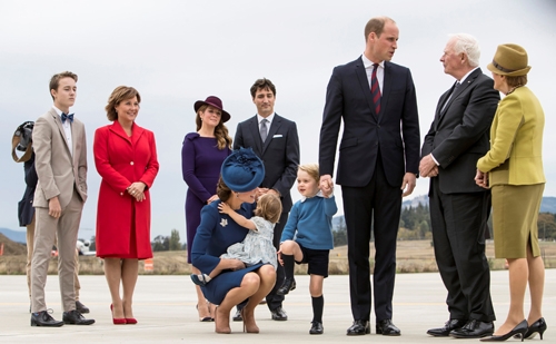 hoang-tu-cong-chua-anh-cung-bo-me-cong-du-canada-2