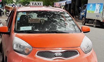 Chiếc xe taxi gặp nạn.