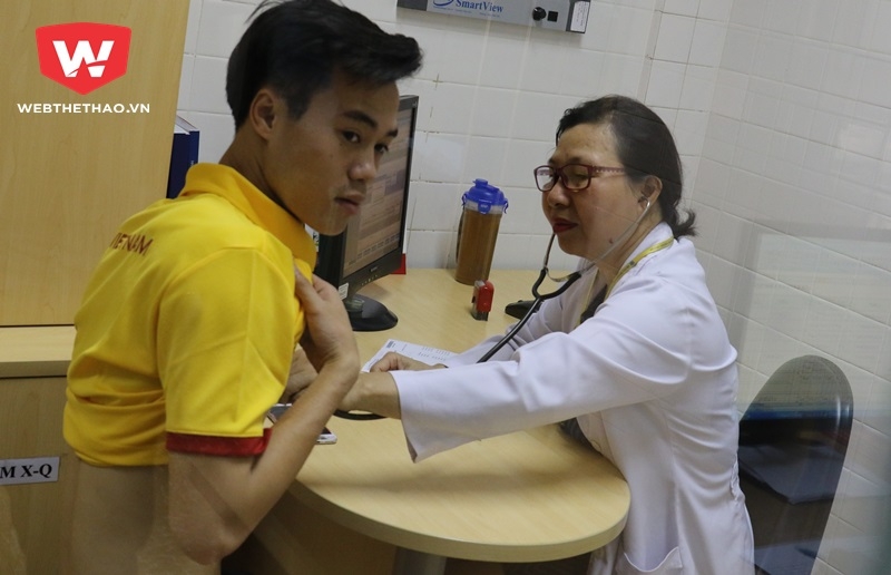 Sau một hồi chờ lâu, Văn Toàn vào khám. Ảnh Văn Nhân