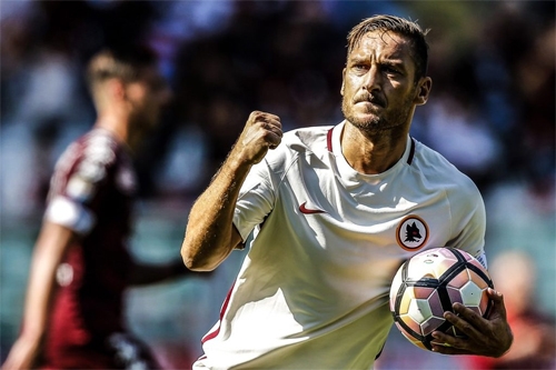 francesco-totti-tuong-dai-bat-tu-o-thanh-pho-vinh-hang-2