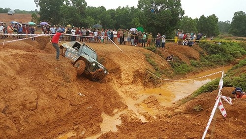 Những nhà vô địch ở giải đua xe ô tô địa hình Việt Nam - ảnh 12