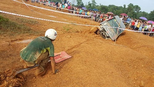 Những nhà vô địch ở giải đua xe ô tô địa hình Việt Nam - ảnh 15