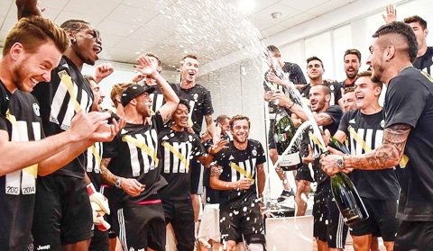 Paul Pogba vừa tri ân các đồng đội cũ tại Juve sau những năm tháng thành công tại đây
