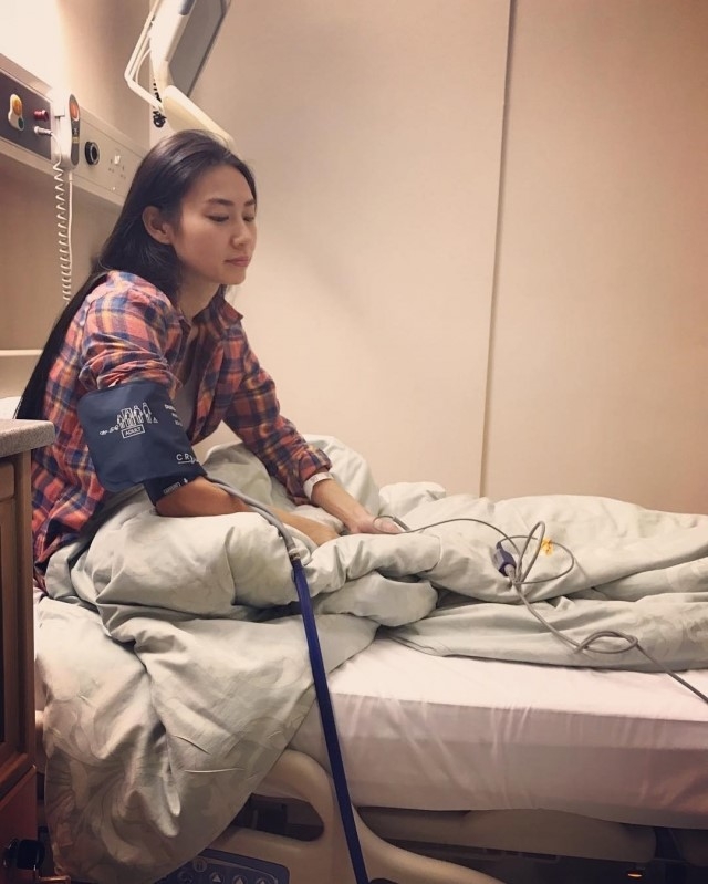 A hau Hong Kong mo cap cuu sau khi bi ep dong phim sex hinh anh 1