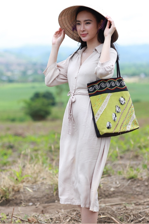 Angela Phương Trinh vướng tình tay ba trong phim