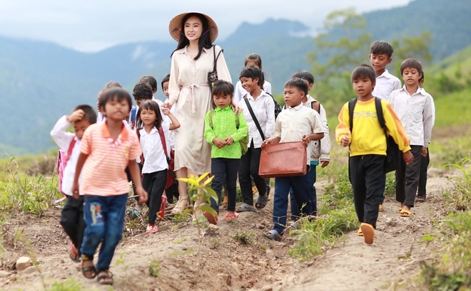 Angela Phương Trinh vướng tình tay ba trong phim
