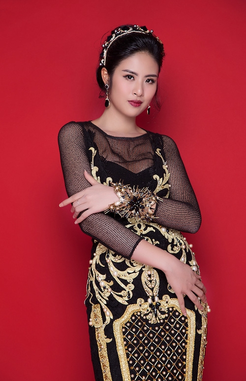 ngoc-han-bien-hoa-voi-hai-phong-cach-doi-lap-8
