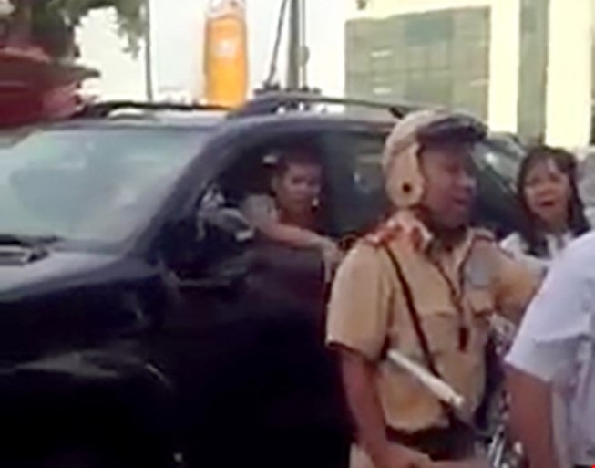 Phat Tong cuc Hai quan 14 trieu vi vu oto di nguoc chieu hinh anh 1