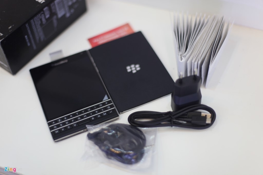 Dap hop BlackBerry Passport gia 5,8 trieu vua ve VN hinh anh 2