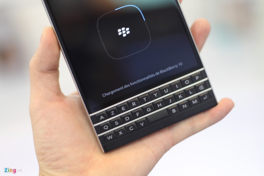 Dap hop BlackBerry Passport gia 5,8 trieu vua ve VN hinh anh 6