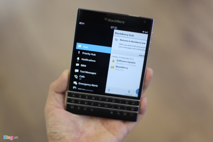 Dap hop BlackBerry Passport gia 5,8 trieu vua ve VN hinh anh 7