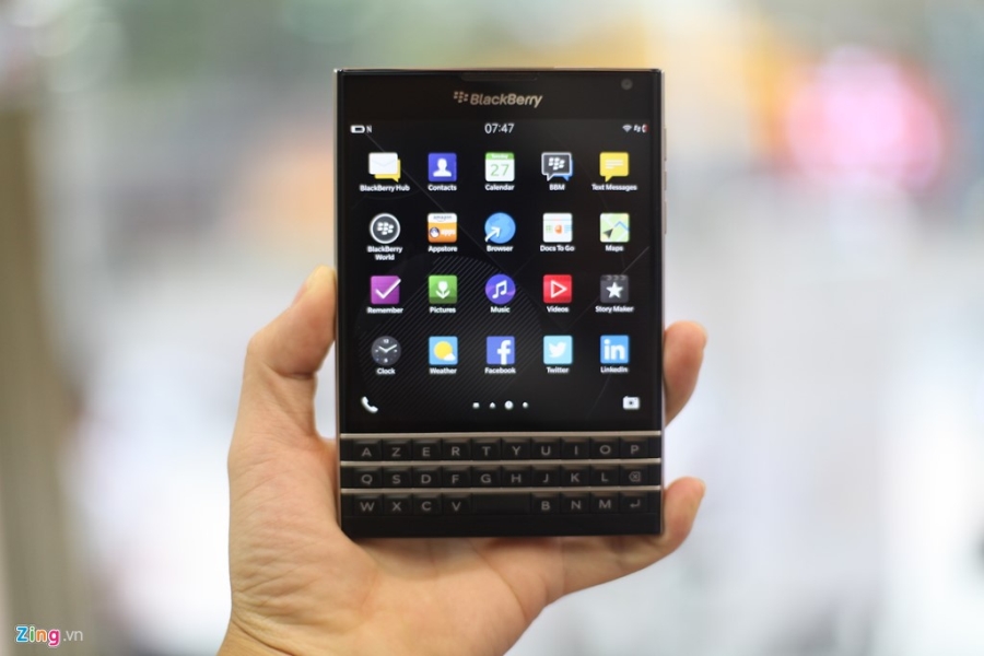 Dap hop BlackBerry Passport gia 5,8 trieu vua ve VN hinh anh 14