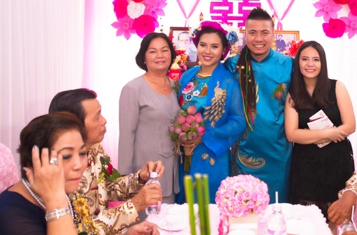 em-gai-huynh-phuc-dien-duoc-chu-re-ruoc-bang-doan-moto-4