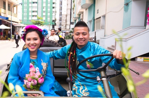 em-gai-huynh-phuc-dien-duoc-chu-re-ruoc-bang-doan-moto-8