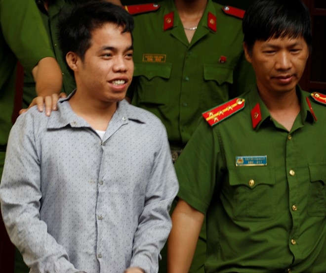 Nam thanh nien buon ma tuy cuoi tuoi vi thoat an tu hinh anh 1