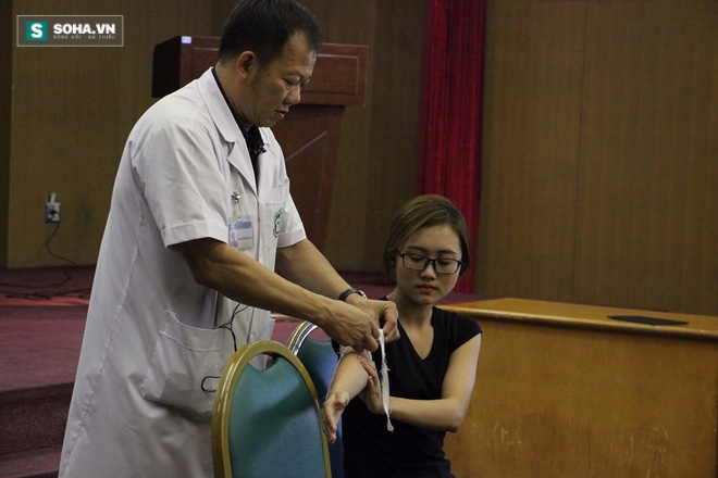 Hướng dẫn chính xác các bước sơ cứu khi bị cắt đứt mạch máu - Ảnh 3.