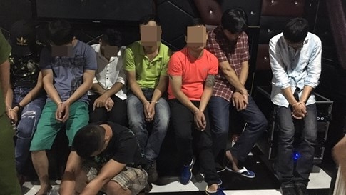 Bắt nhiều 'chân dài' miền Tây trong quán karaoke ở Hải Phòng - ảnh 4