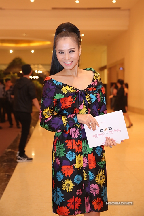 dan-sao-hoi-ngo-trong-tiec-cuoi-em-gai-huynh-phuc-dien-4