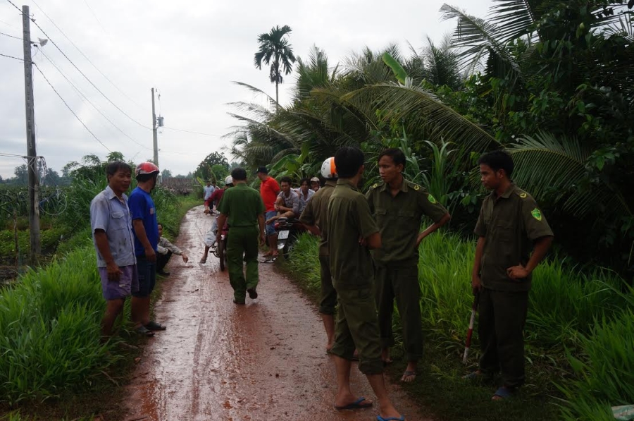 den nha, phat hien em trai tu vong bat thuong tren giuong hinh anh 2