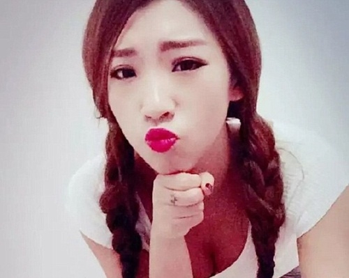 kinh hoang co gai bien dang mat may vi bi danh ghen hinh anh 6