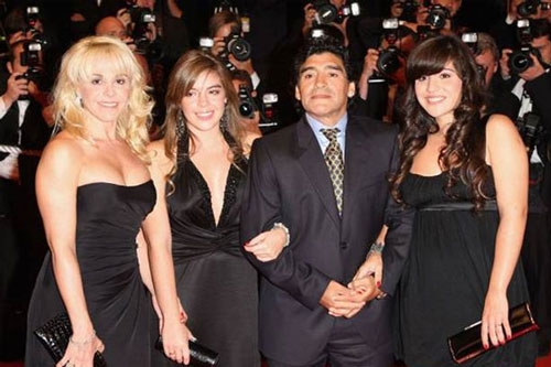 maradona gap rac roi vì có them con roi hinh anh 1