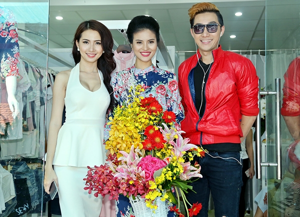ong-xa-phu-giup-le-thi-phuong-khai-truong-shop-thoi-trang-7