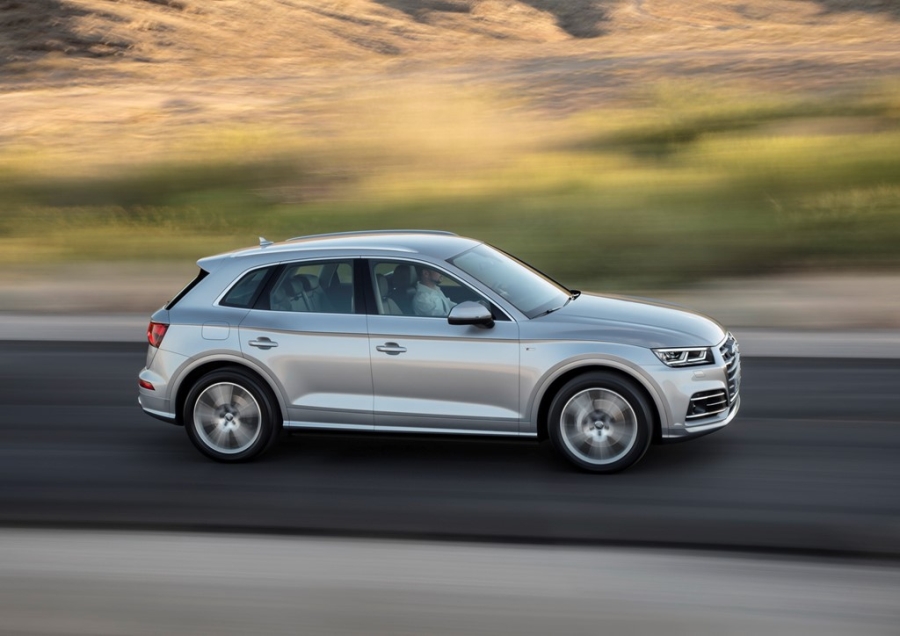 Audi Q5 2017 dang the thao hon, gia tu 50.000 USD hinh anh 9