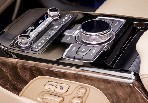 genesis-g90-ban-ra-tai-viet-nam-canh-tranh-mercedes-s-class-2