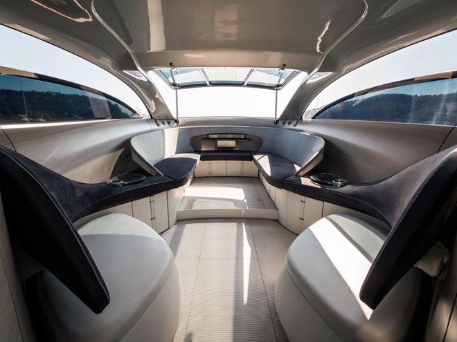 Mercedes-Benz ra du thuyen 1,7 trieu USD, gioi han 10 chiec hinh anh 7