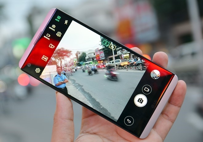 9 smartphone xach tay dat khach moi ve Viet Nam hinh anh 7