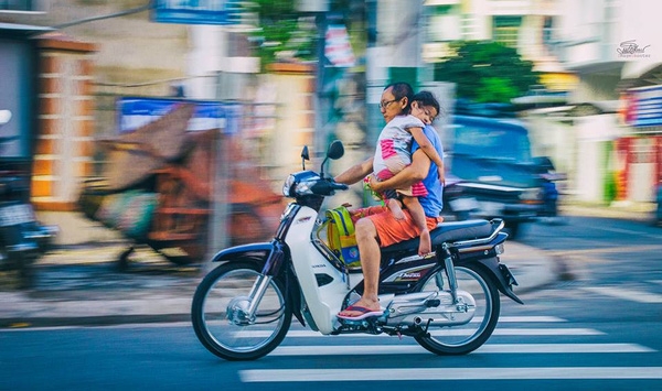 Các bố mẹ, thương con thế này khác gì hại con! - Ảnh 2.