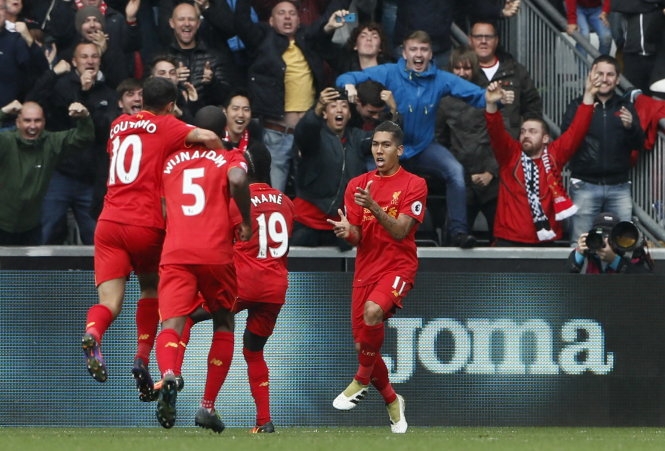Firmino tỏa sáng, Liverpool ngược dòng đá bại Swansea