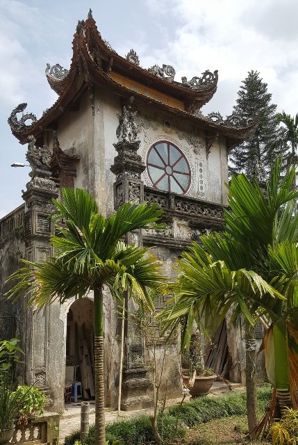  Nơi đặt pho tượng quý trước khi bị kẻ gian đánh cắp. Ảnh: Cao Tuân 
